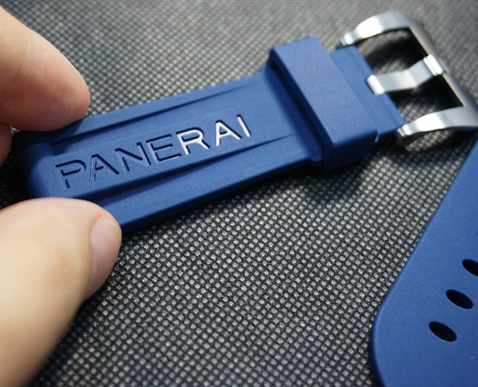 Original panerai rubber strap best sale